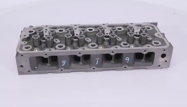 Mitsubishi 4M40T 4M40 Cylinder Head Assy with valves and camshaft